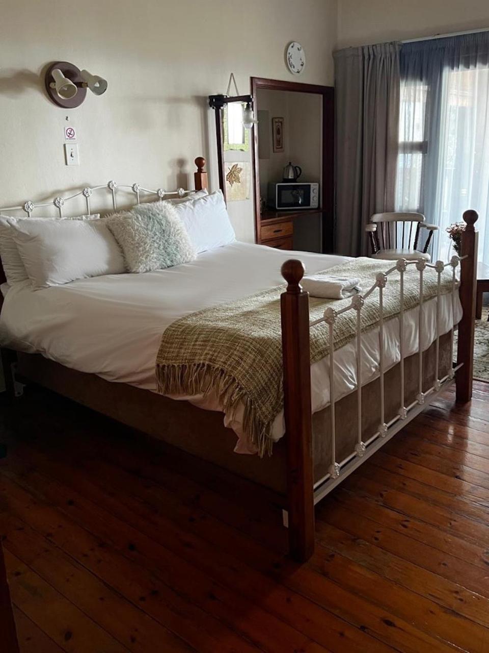 Bleu Bird Guesthouse เดอร์บัน ภายนอก รูปภาพ