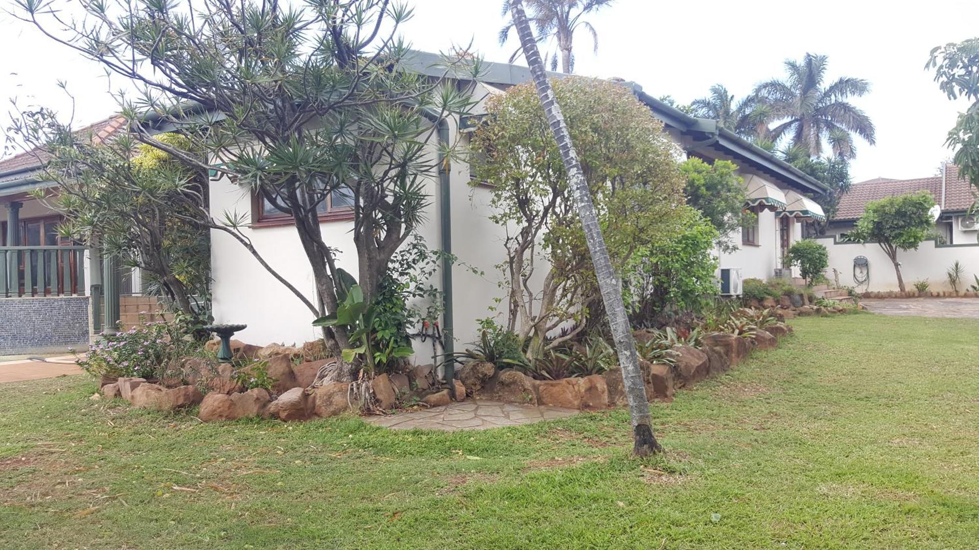 Bleu Bird Guesthouse เดอร์บัน ภายนอก รูปภาพ