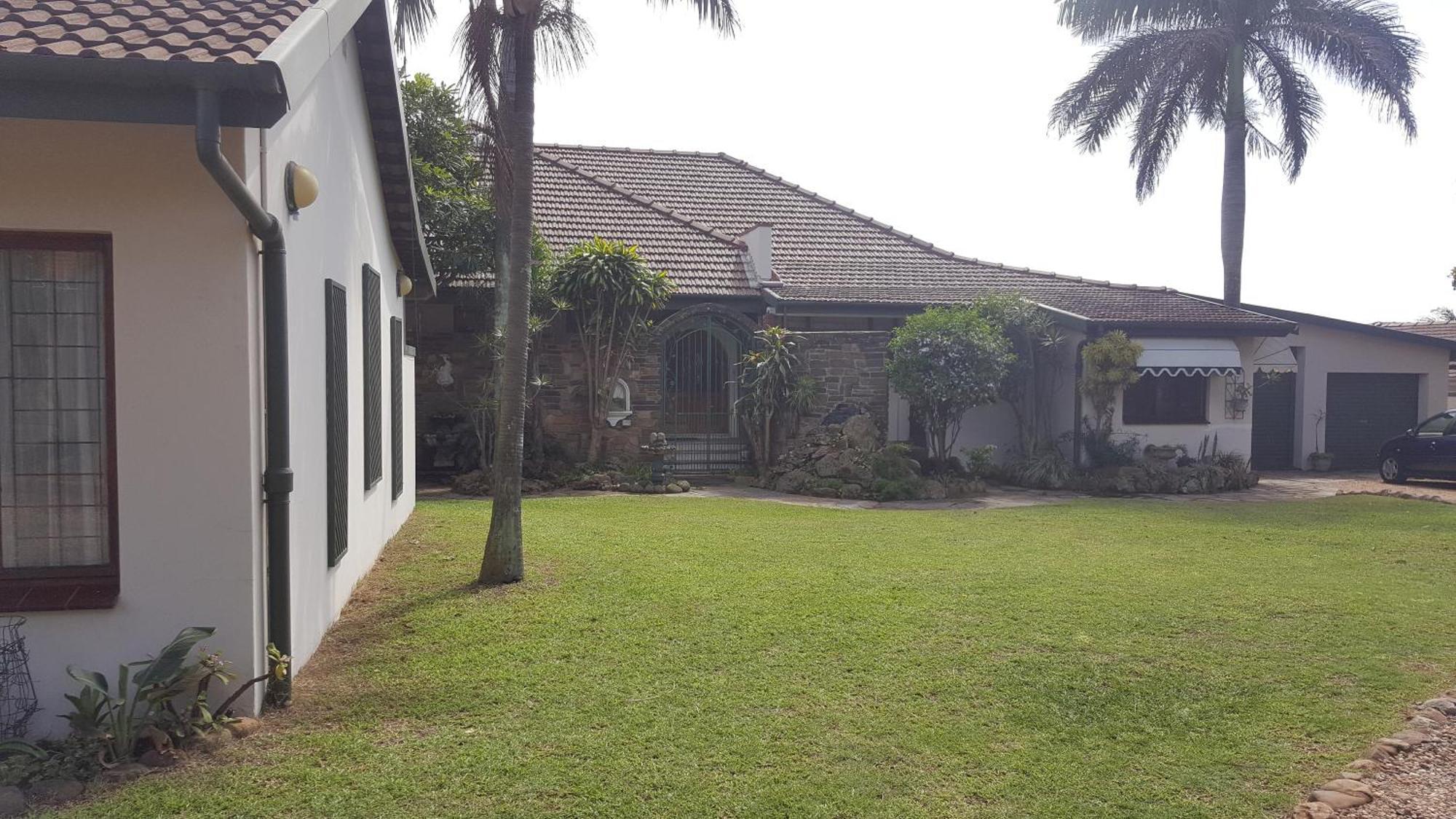 Bleu Bird Guesthouse เดอร์บัน ภายนอก รูปภาพ